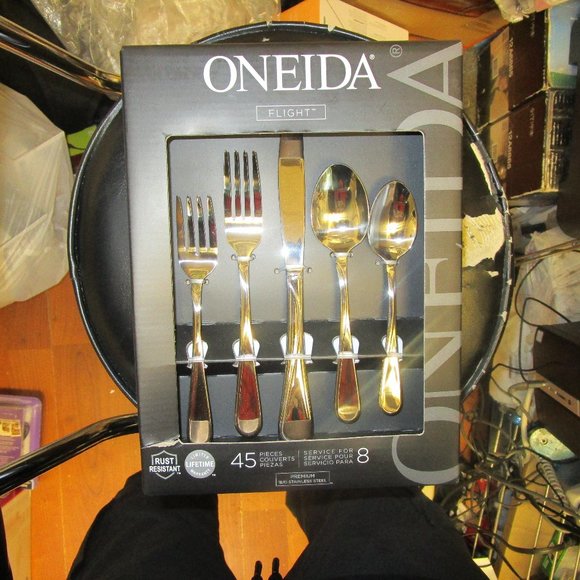 Oneida Kitchen Flight 45 Pc Piece Set Service For Of 8 Oneida